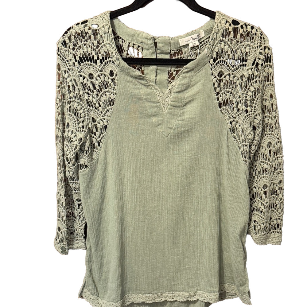 Simply Noelle Olive Lace Accent 3/4 Sheer Sleeve Blouse NWT